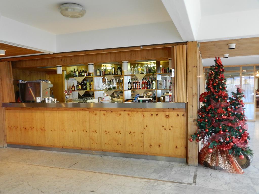 Hotel Sole Alto Медзана Экстерьер фото