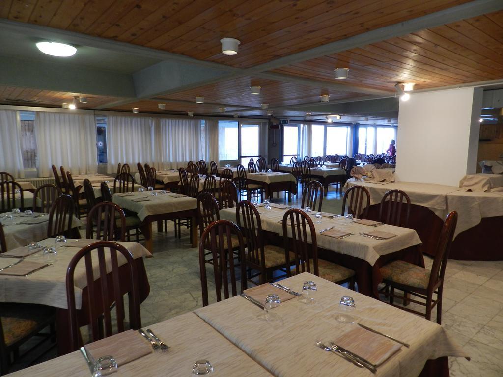 Hotel Sole Alto Медзана Экстерьер фото